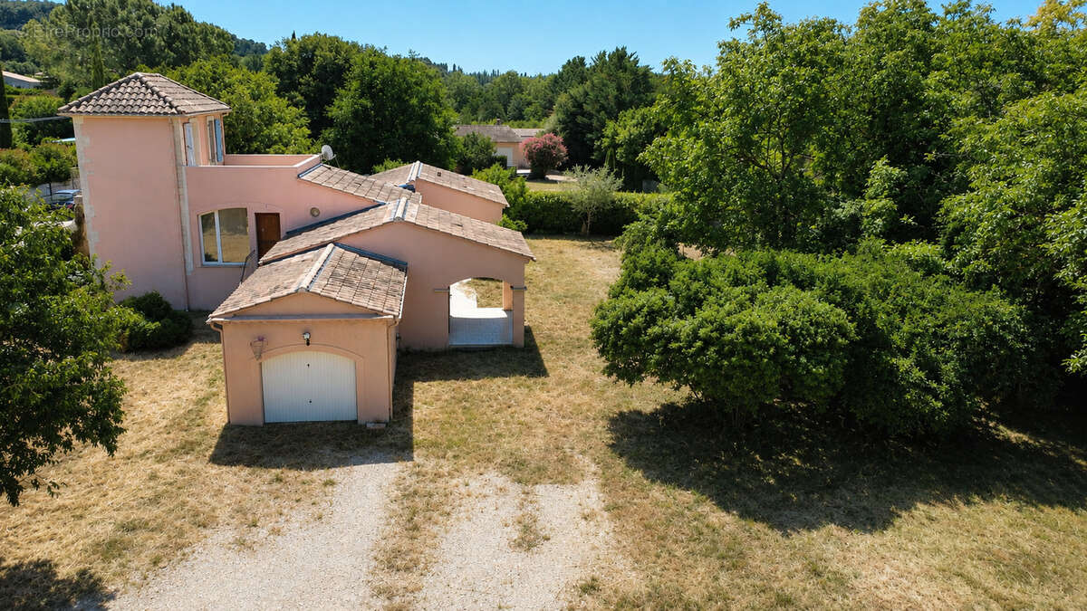 Maison à CADENET