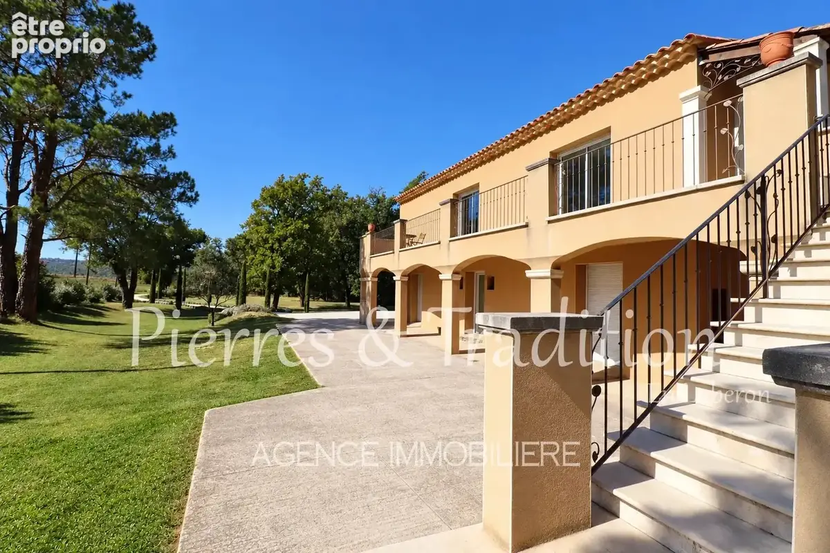 Propriété de charme avec 6 chambres sur plus de 8 500 m² de terrain - photo 6