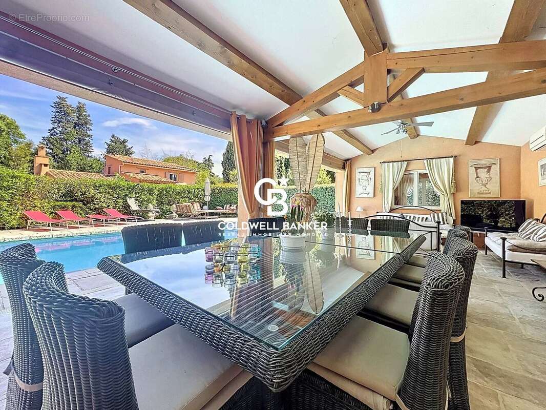 Maison à ROQUEBRUNE-SUR-ARGENS