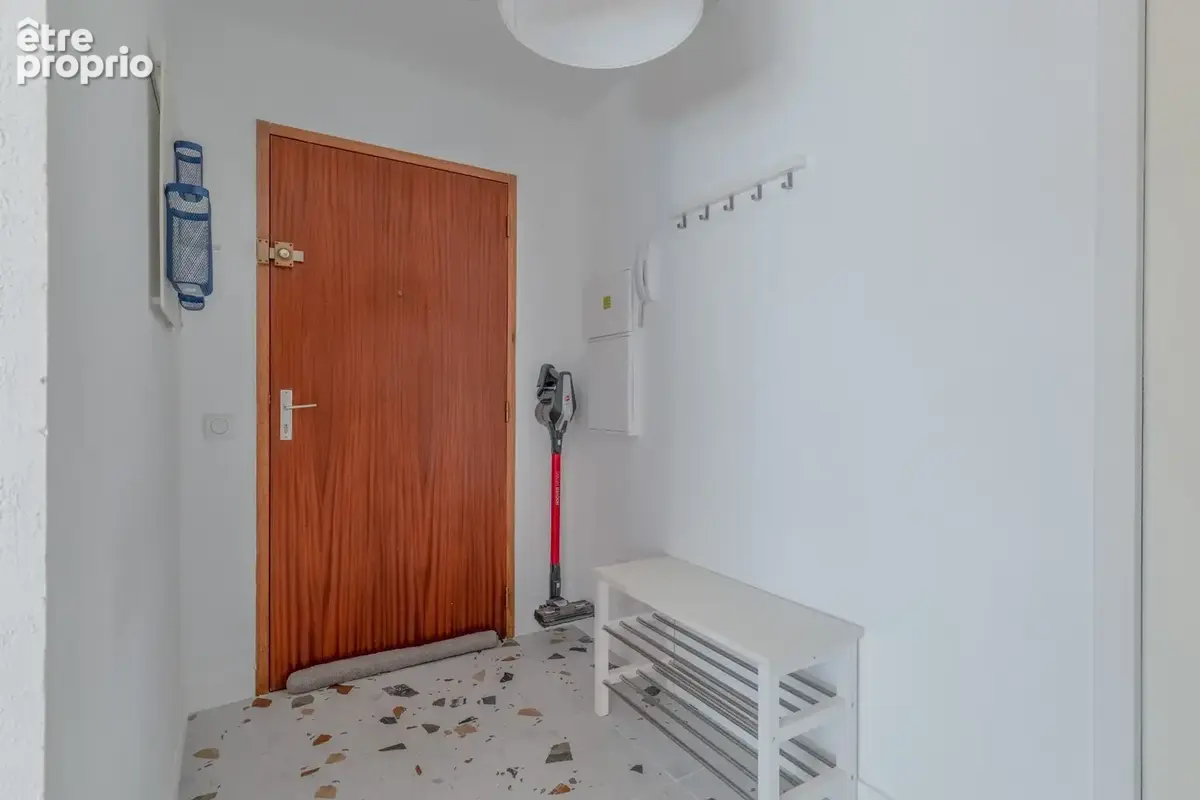 Appartement à vendre 2 pièces LYON 8EME ARRONDISSEMENT (69) rénové balcon calme - photo 11