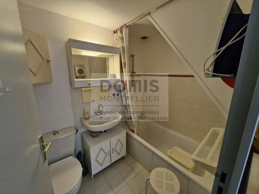 Maison à VIC-LA-GARDIOLE