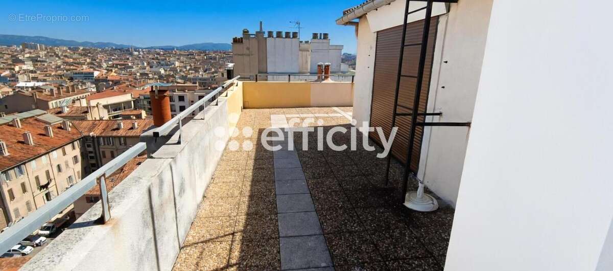 Appartement à MARSEILLE-7E