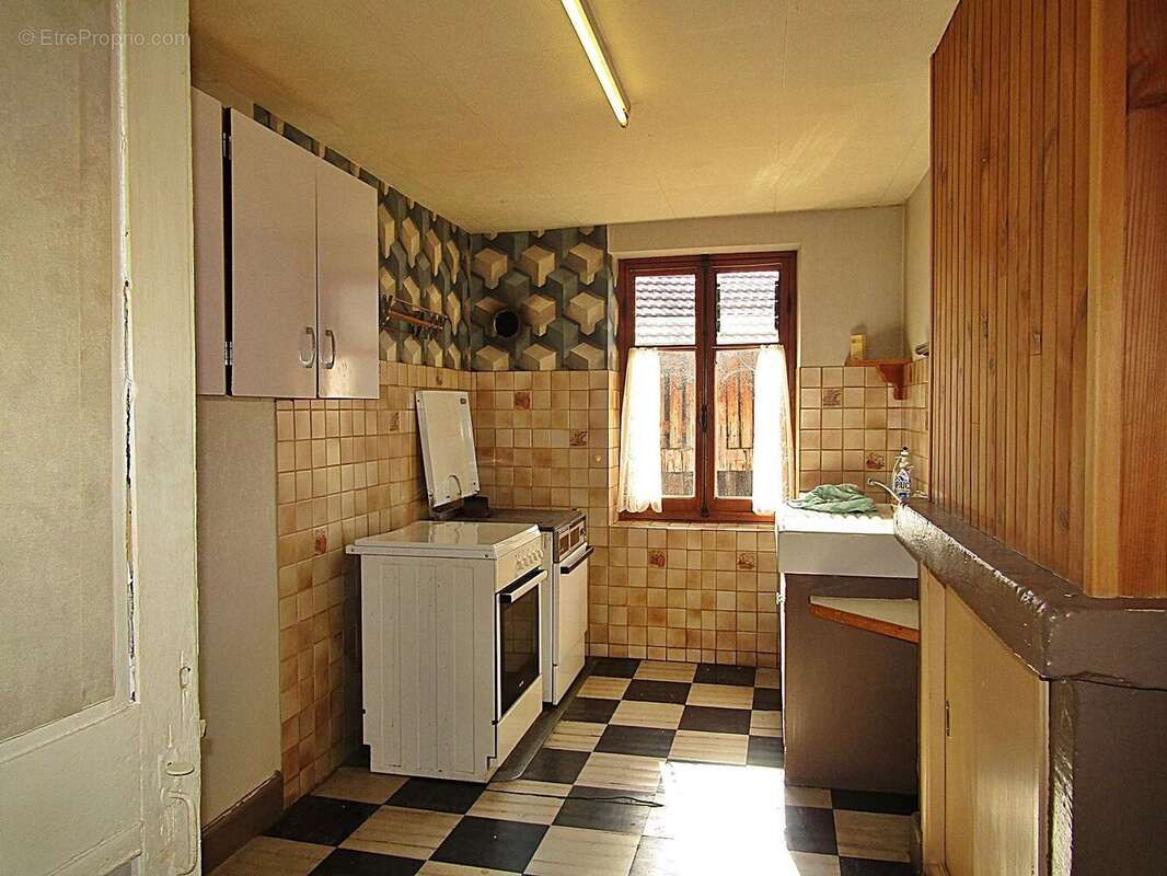 Maison à VIEUX-MOULIN