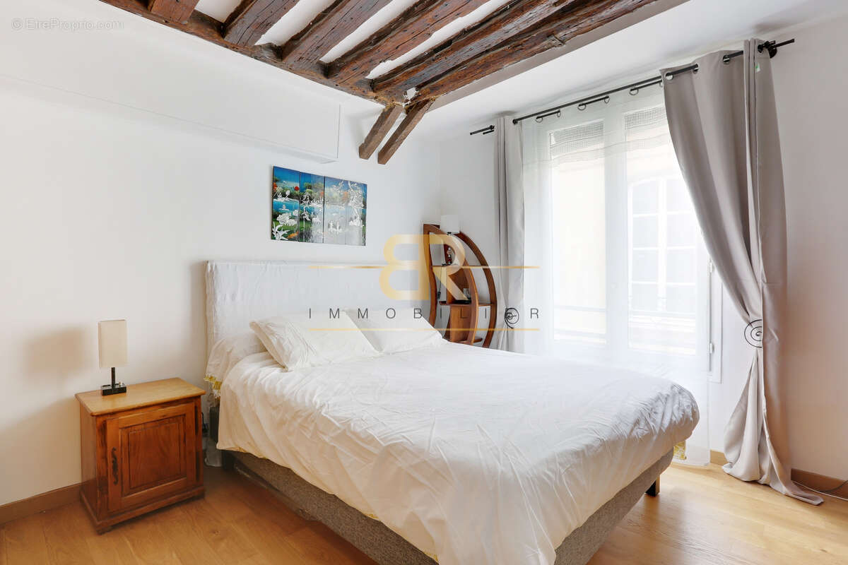 Appartement à PARIS-2E