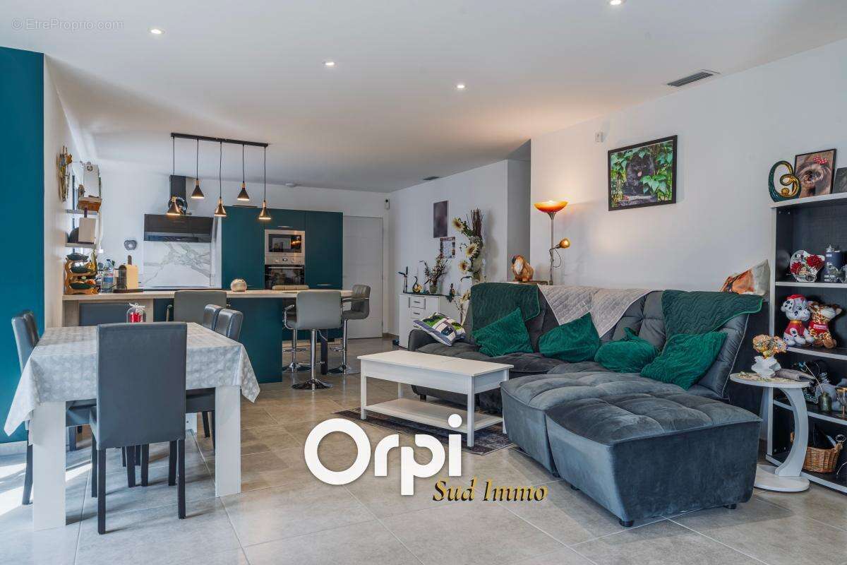 Maison à ALBA-LA-ROMAINE