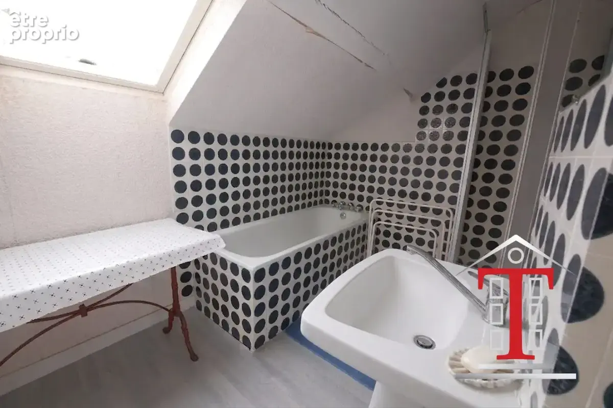 Salle de bains sous combles
