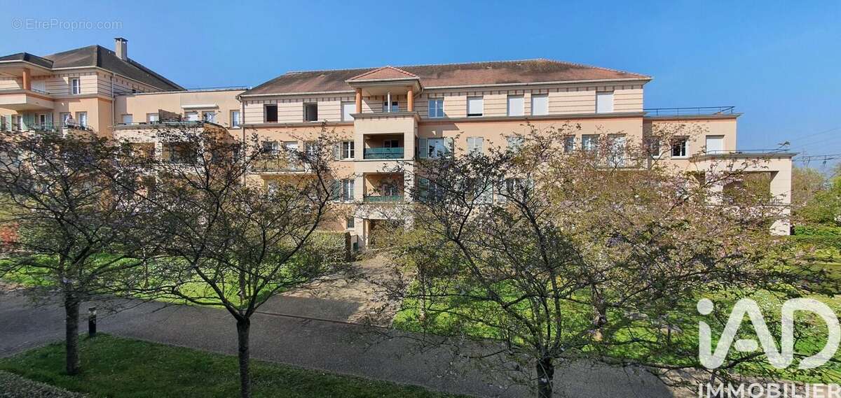 Photo 2 - Appartement à ELANCOURT