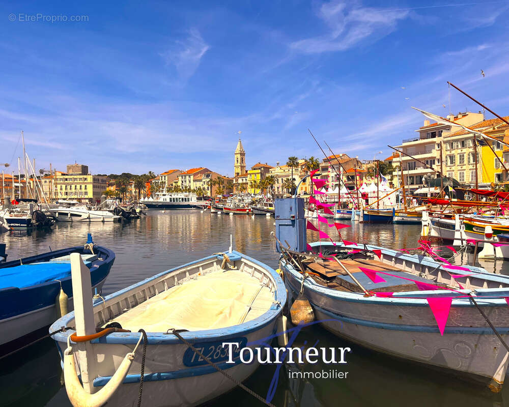 Sanary sur mer rare vente murs commerciaux de 215m2 dont garage parkings securise - photo 17