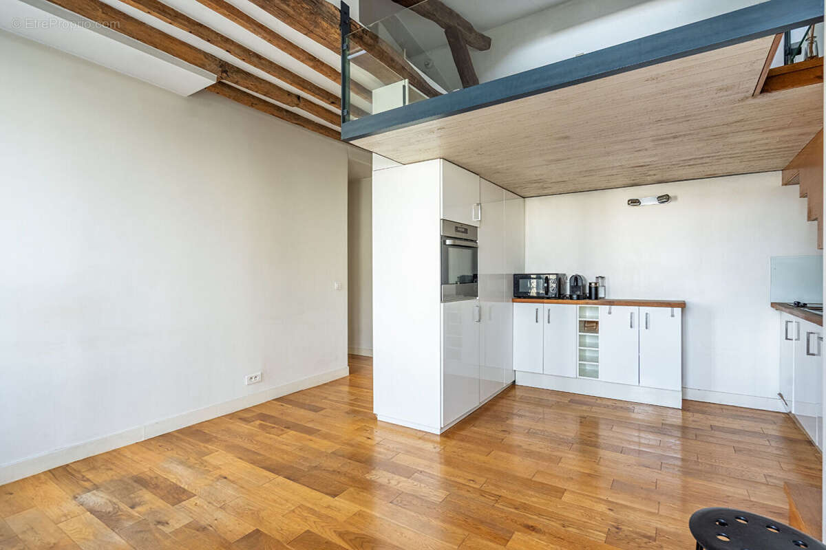 Appartement à PARIS-11E
