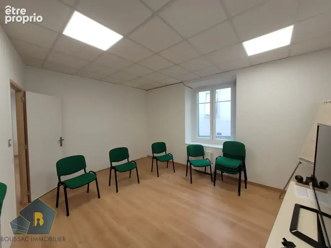 Commerce 142 m² à vendre à Boussac (23600) - photo 4