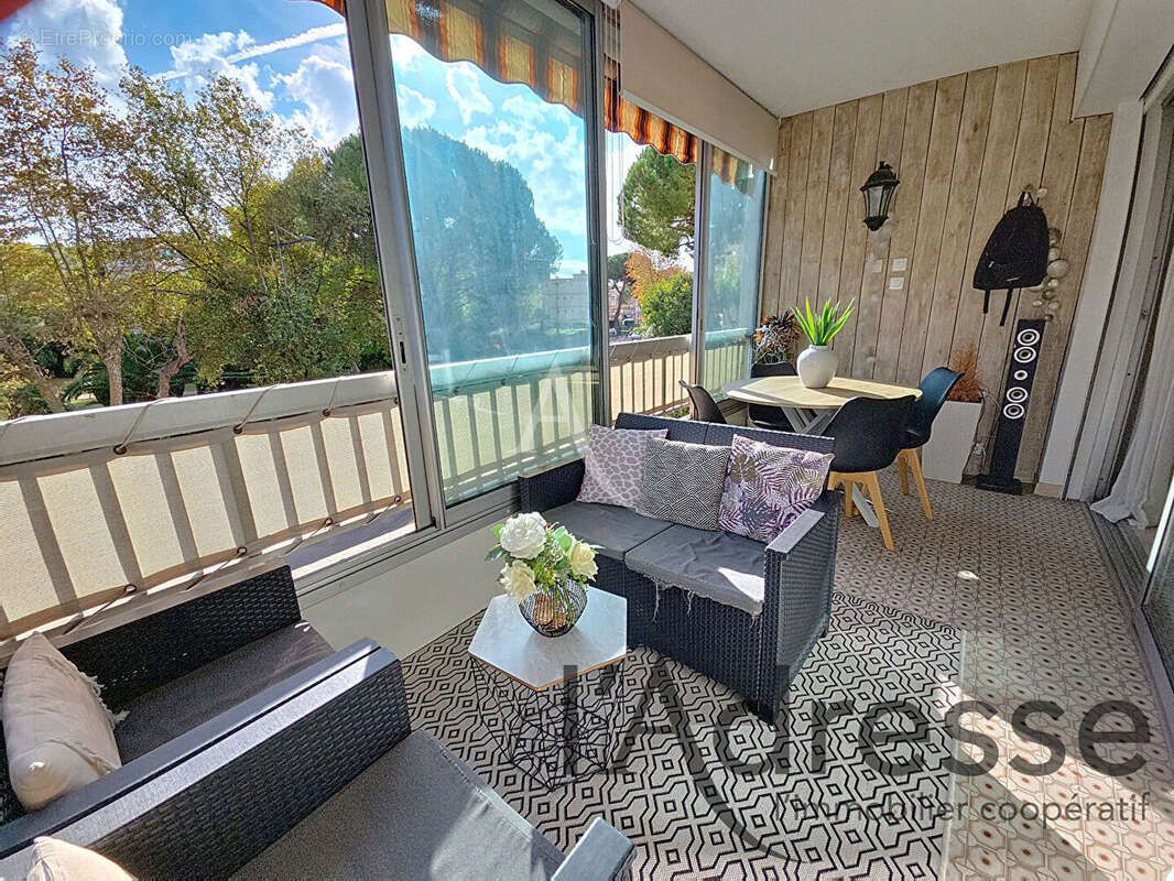 Appartement à MANDELIEU-LA-NAPOULE