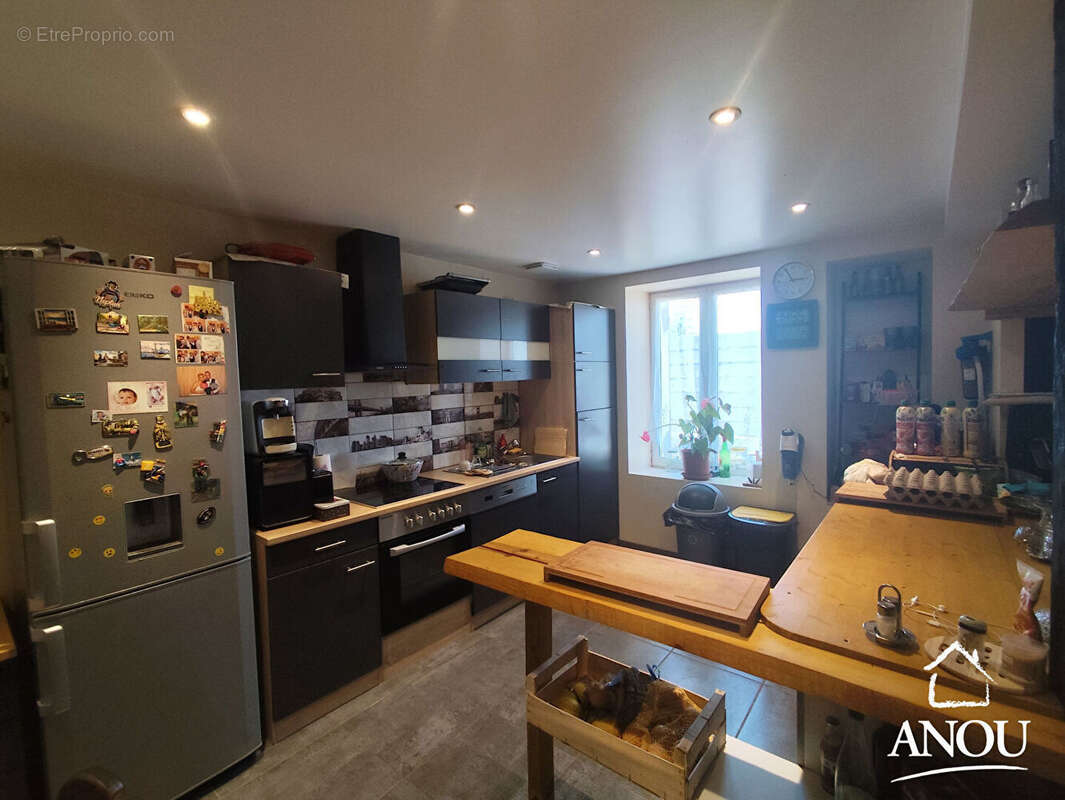 Maison à SAINT-HILAIRE-LA-GRAVELLE