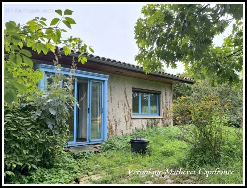 Maison à SAINT-JEAN-BONNEFONDS