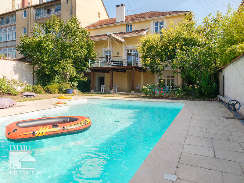 Maison à BOURG-EN-BRESSE