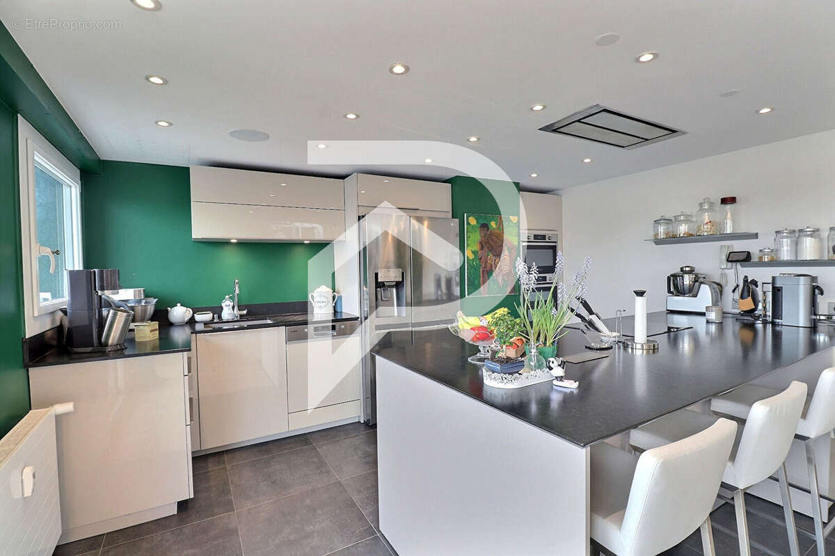 Appartement à SARTROUVILLE