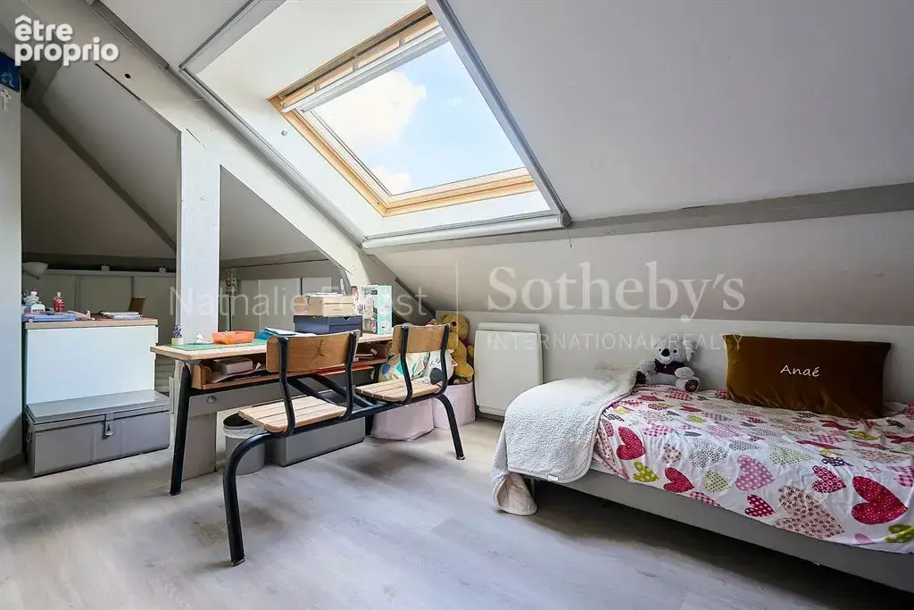 EN EXCLUSIVITÉ – VILLENEUVE-D’ASCQ  SART – Maison 5 chambres – Terrain 1 094 m² Secteur recherché – À proximité du tramway – Jar - photo 17