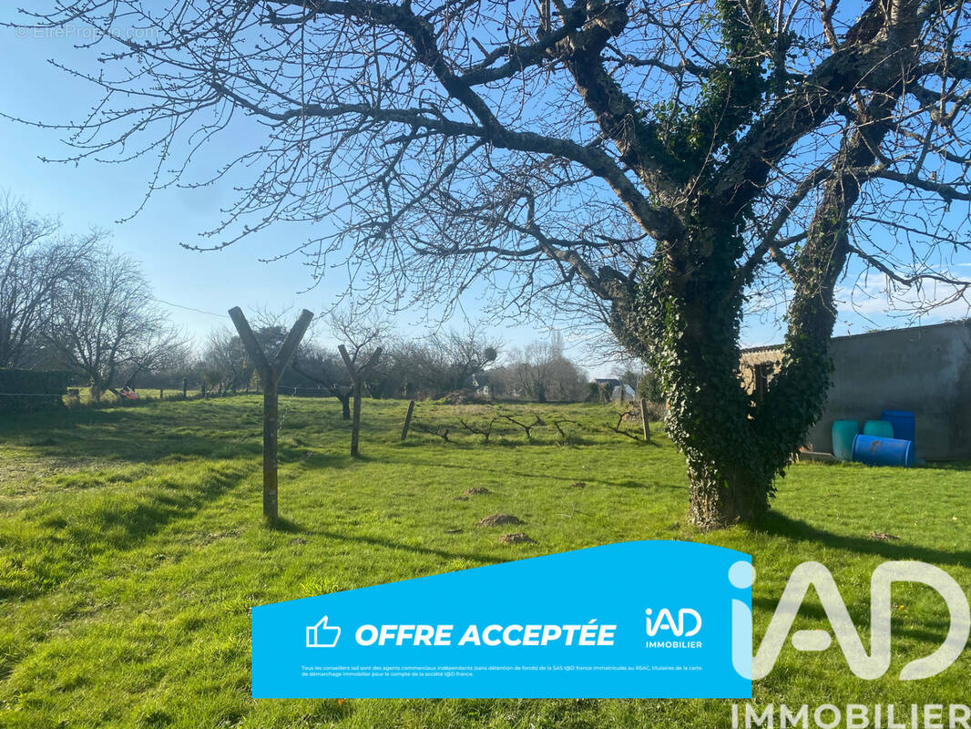 Photo 1 - Terrain à SAINT-AVE