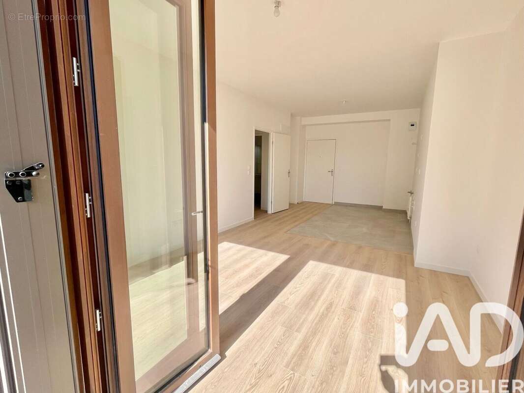 Photo 7 - Appartement à BUSSY-SAINT-GEORGES