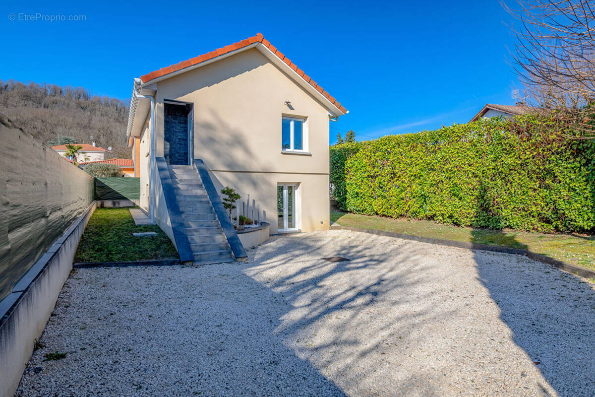 Maison à LA BOISSE