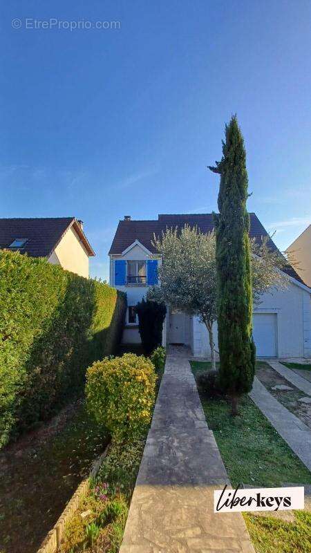 Maison à LA VILLE-DU-BOIS