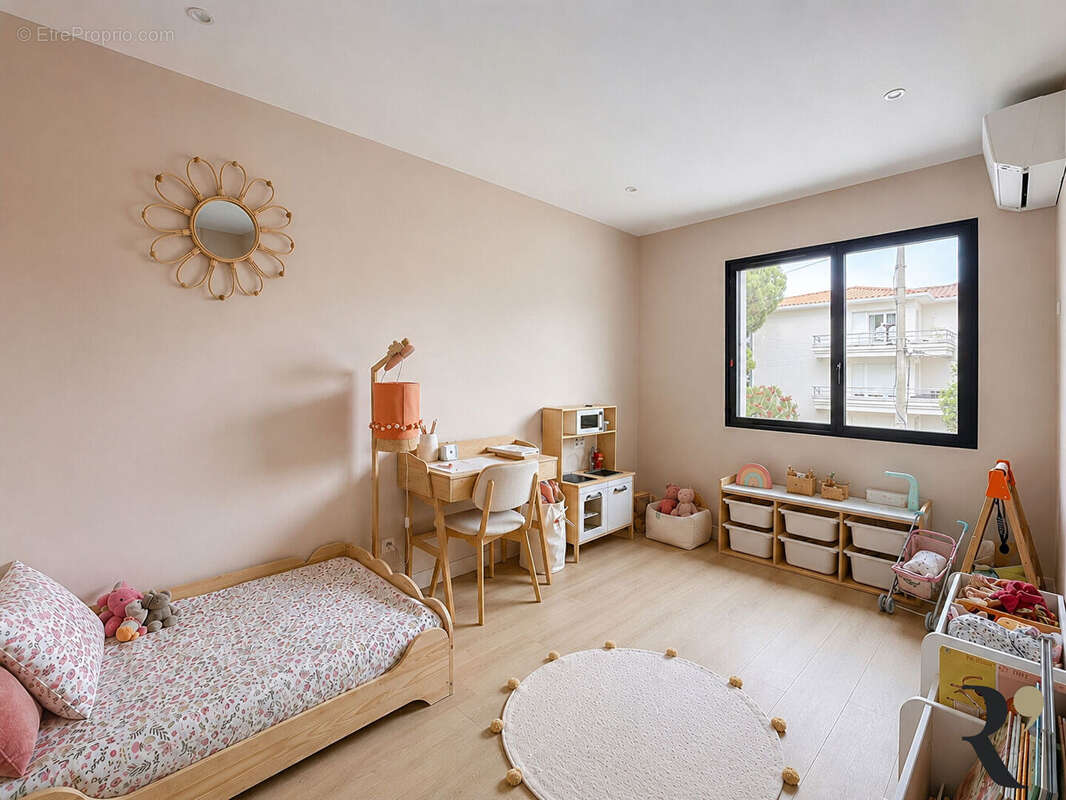 Maison T5 récente de 143 m² avec piscine - Toulouse 31500 - photo 14