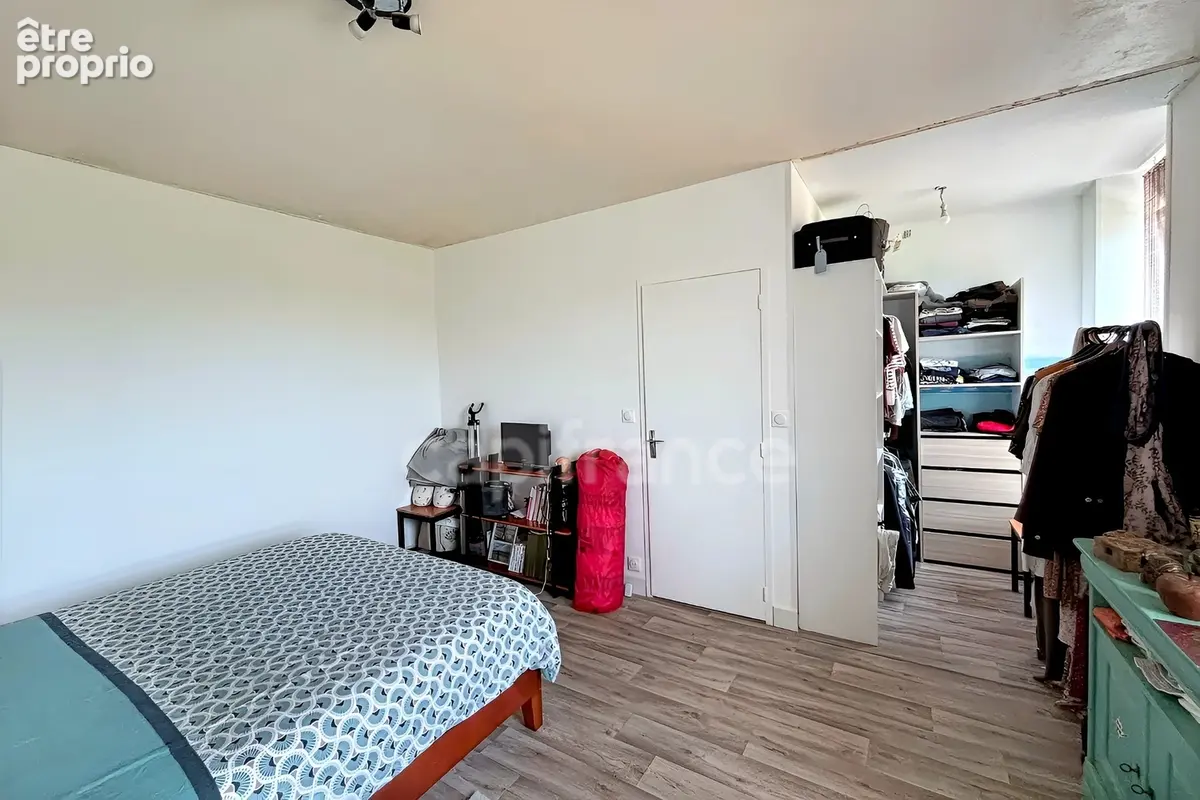 Charmante maison en pierre de 122m², 3 chambres avec jardin, terrasse, cave à GUENGAT(29) - photo 11