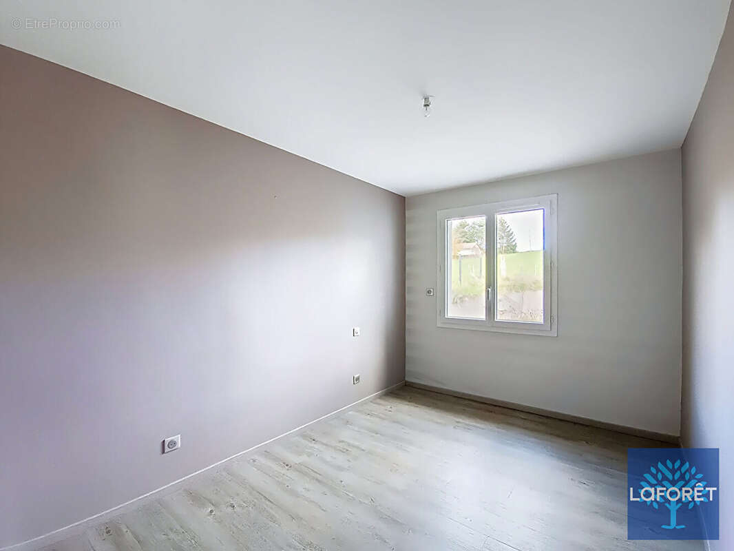 Maison à SAINT-PIERRE-EYNAC