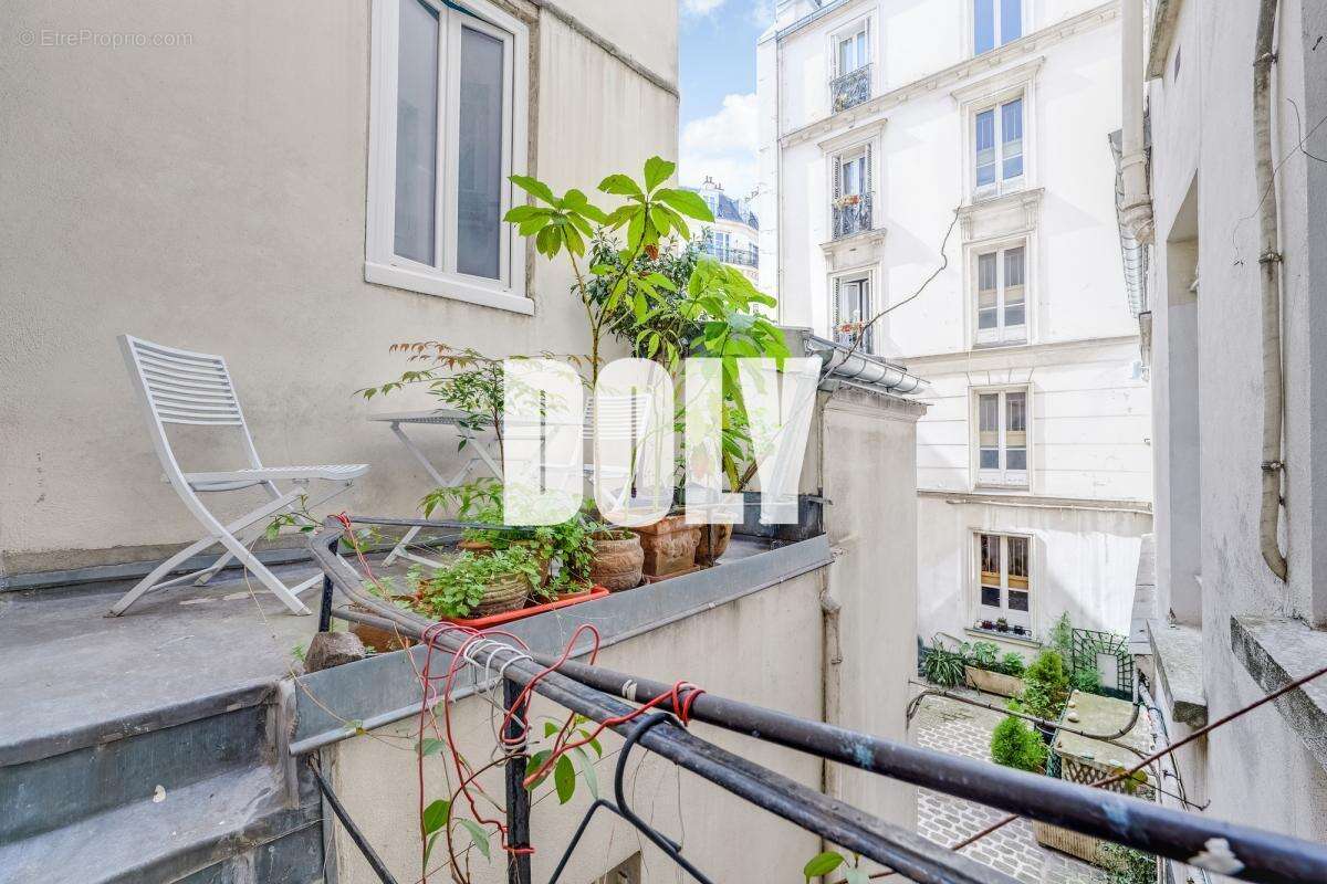 Appartement à PARIS-16E