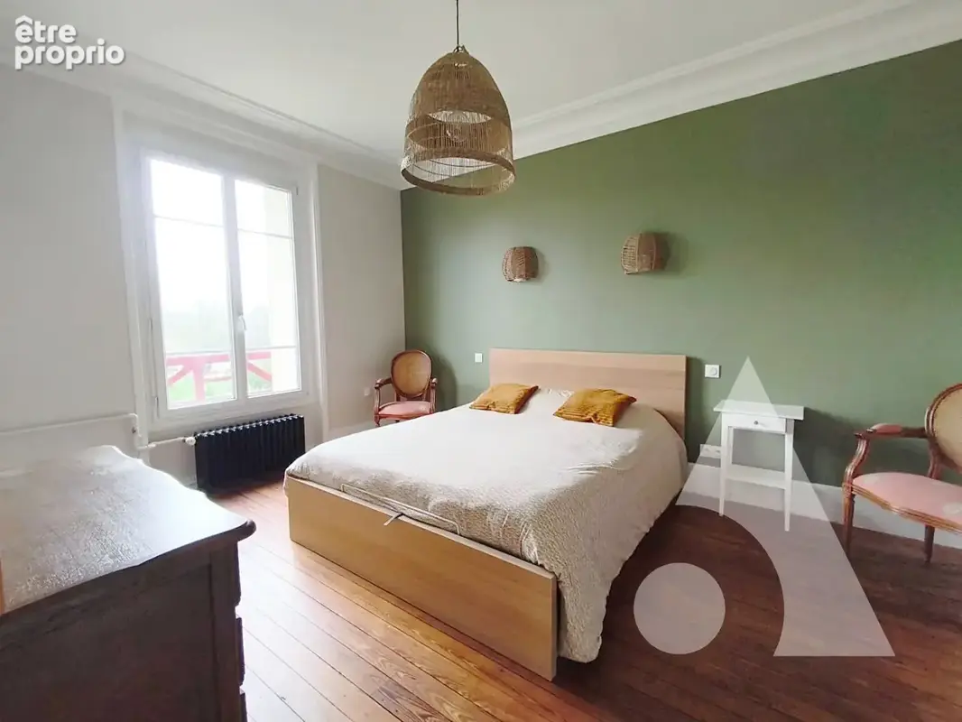CREPY gare et école à pieds - 4 chambres - jardin 1 700 m² et dépendances - photo 8