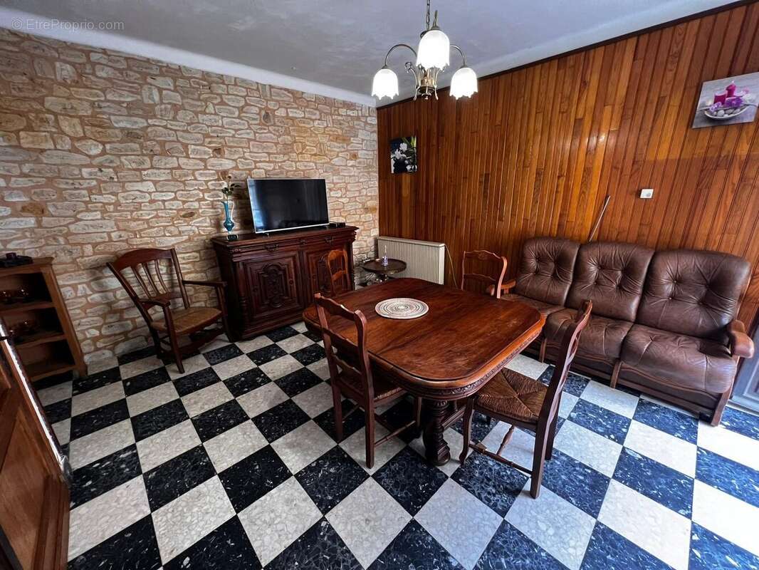 Maison à MONPAZIER