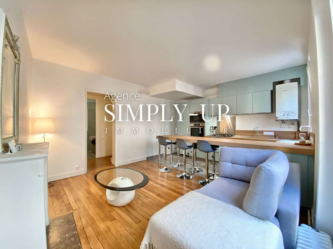 Appartement à PARIS-16E