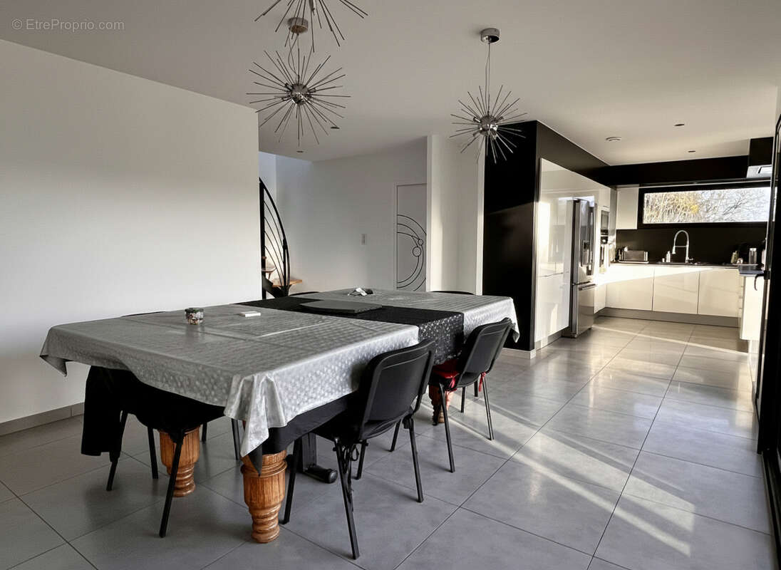 Maison à SAINTE-PAZANNE