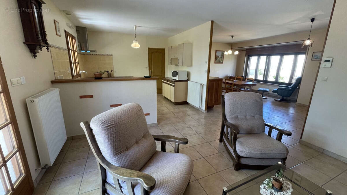 Maison de 6 pièces à Romorantin-lanthenay . - photo 4