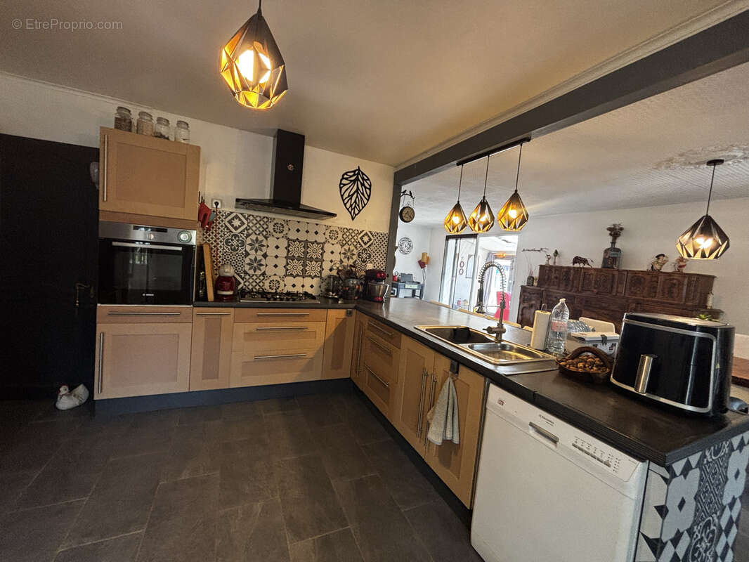 Proche pezenas -  maison independante de plain pied 3 chambres terrain 1345m2 grand terrain clos - photo 6