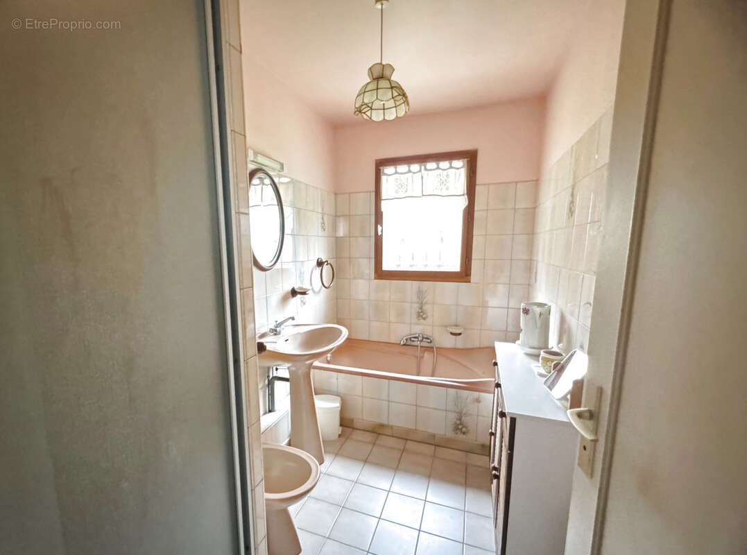 Maison à MORTAGNE-SUR-GIRONDE