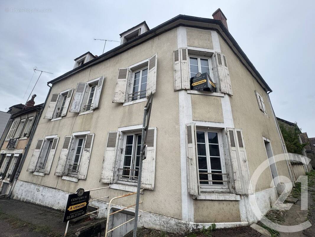 Maison à VARZY