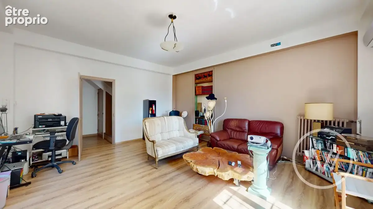 Maison 241 m² à Romans-Sur-Isere  - photo 9
