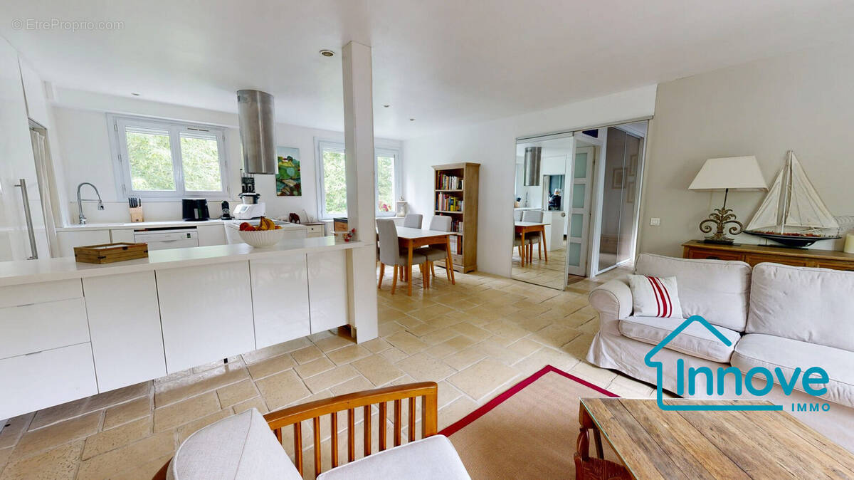 Appartement à LA CELLE-SAINT-CLOUD