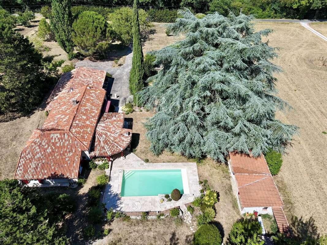 Proche de Saint-Livrade-sur-Lot – Élégante propriété de caractère de 5 chambres avec piscine chauffée et superbe parc arboré - photo 30