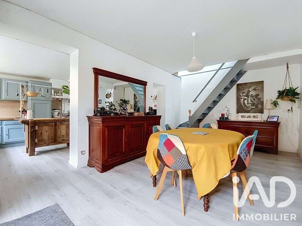 Maison 165 m² à Tagnon  - photo 2