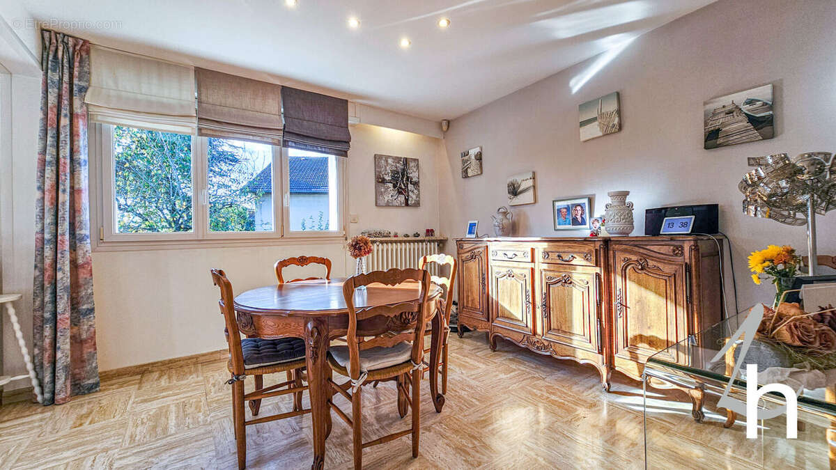 Maison à FONTAINE-ETOUPEFOUR