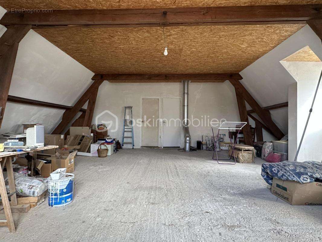 Maison à VILLENEUVE-SUR-YONNE