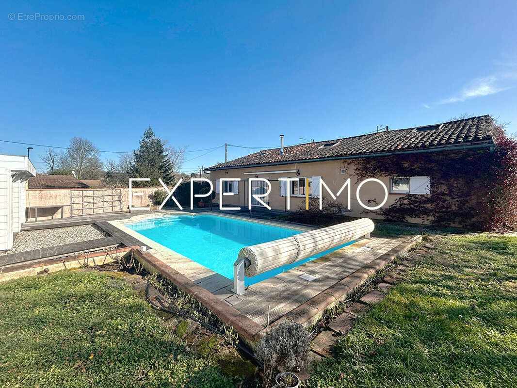 Maison à AYGUESVIVES