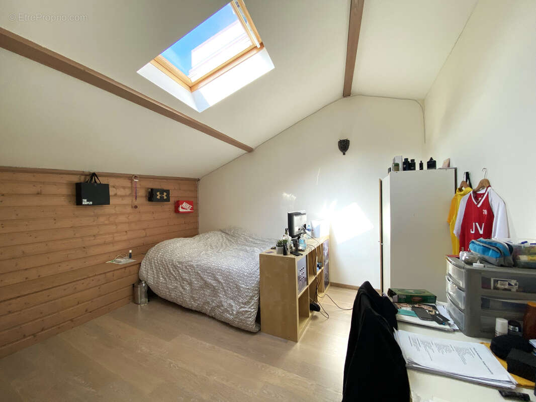 Maison à MONTROMANT