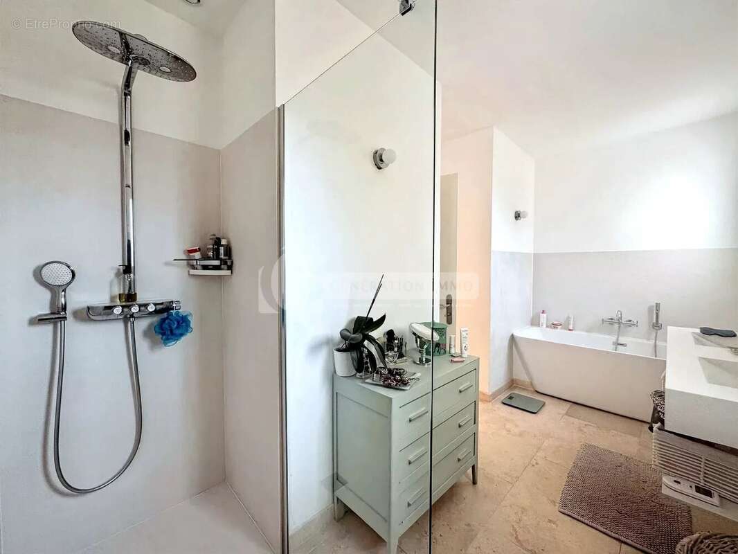 Belle Maison avec Piscine à vendre surles hauteurs de Beaucaire - photo 12