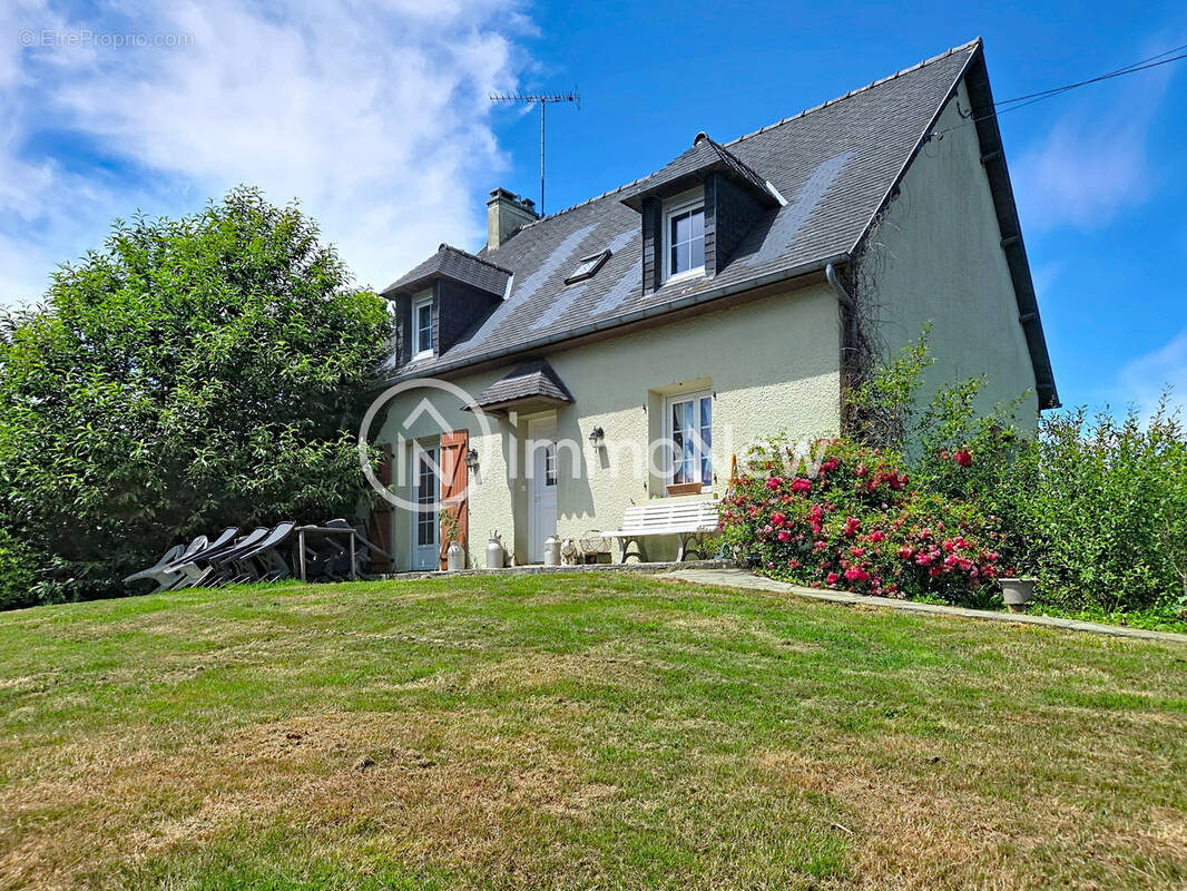 Maison à LA CHAPELLE-UREE
