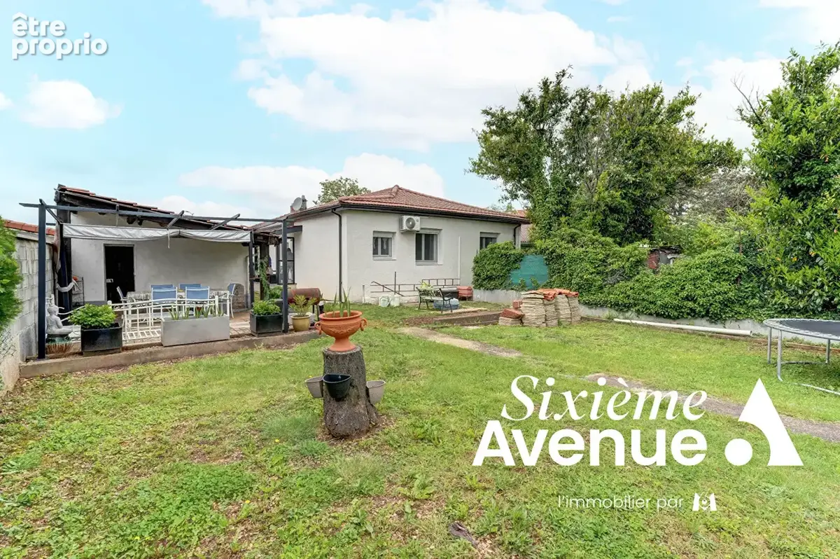 Photo Maison à Saint-Priest au prix de 349 000€
