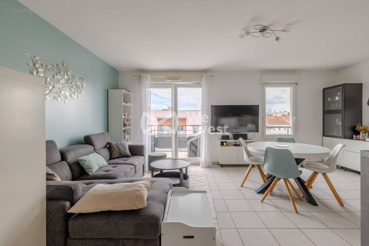 Appartement à MEYZIEU