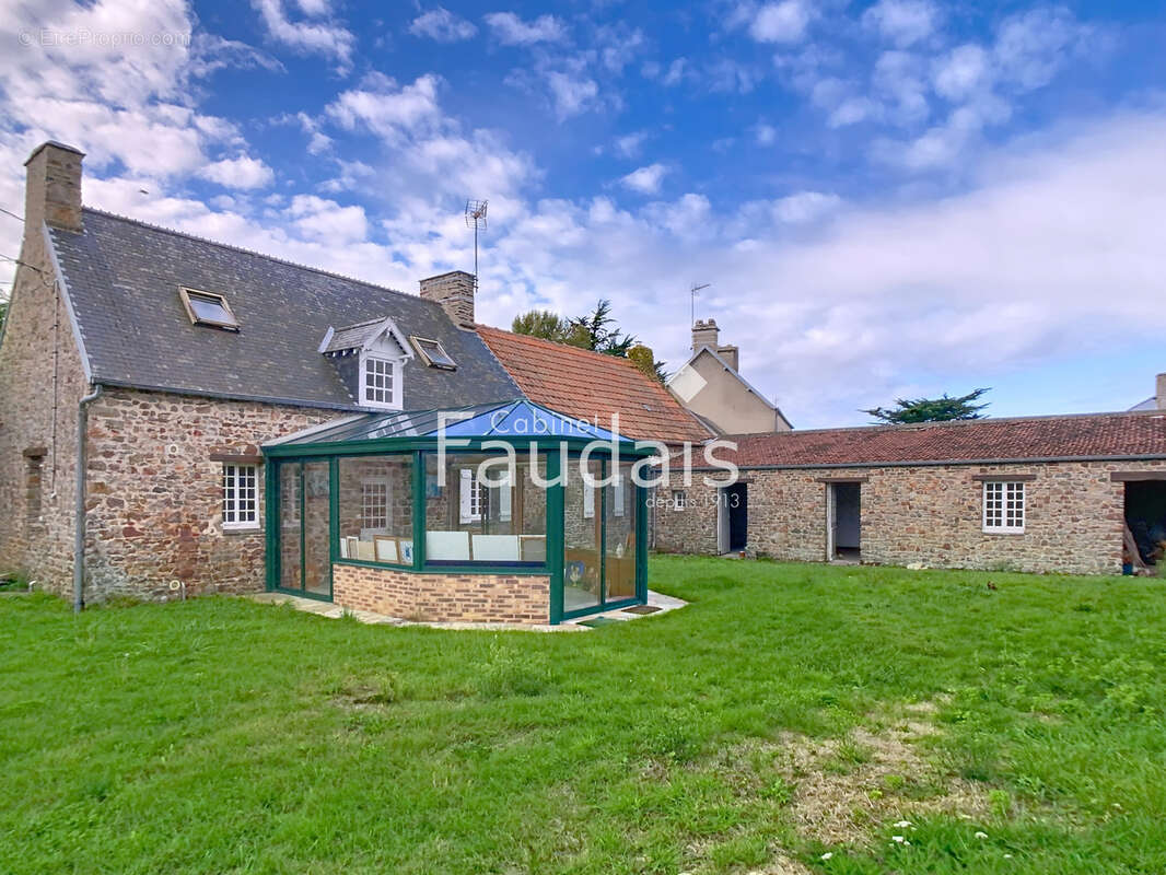 Maison à SAINT-GERMAIN-SUR-AY