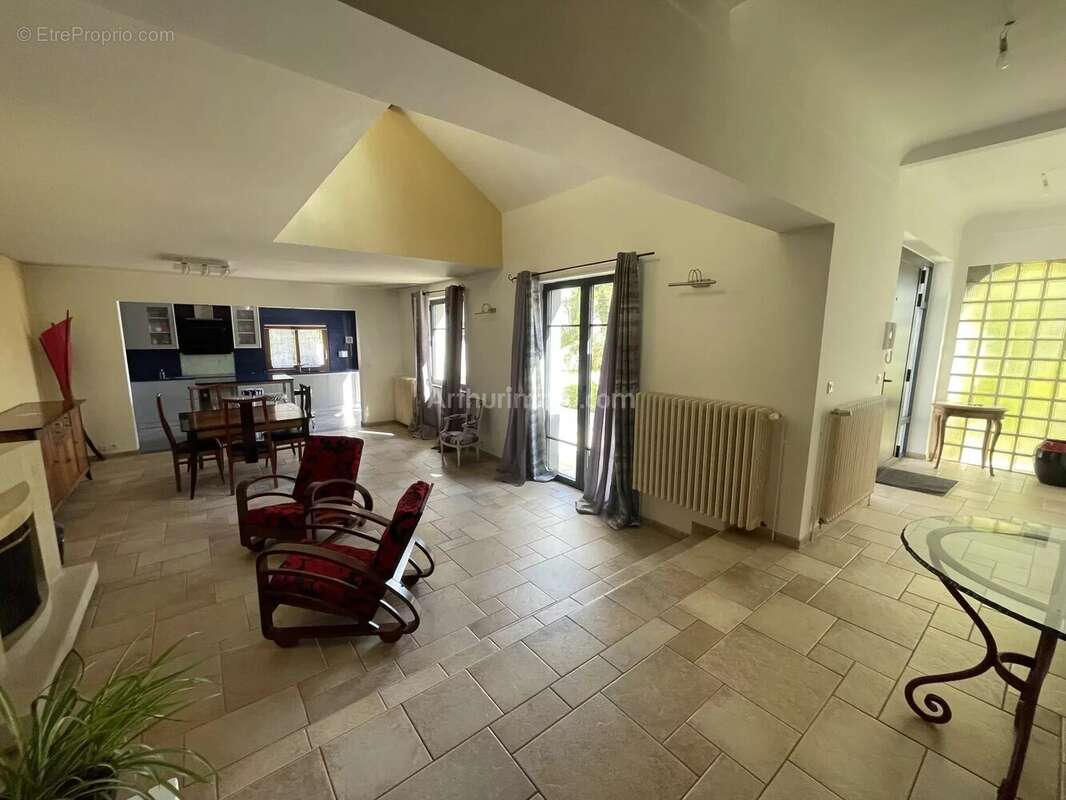 Maison à SOISY-SUR-SEINE